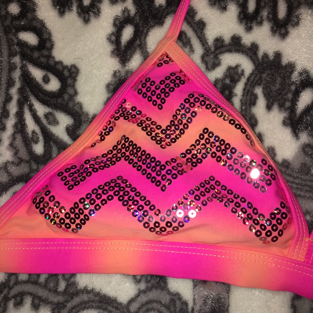 Bikini - Picture 4 of 5